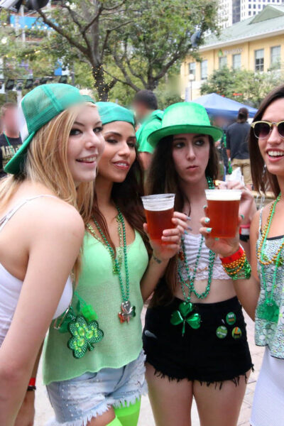 Drunk teen Kelsi Monroe brings girls and boys home for orgy on St Paddy's day Image #3