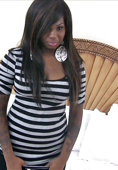 Tatiyana Foxx getting horny and masturbating her ebony pussy Image #2