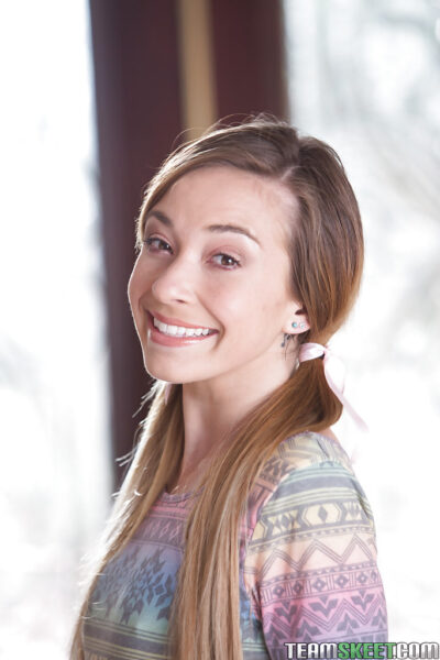 Teen babysitter Kylie Nicole removes yoga pants to pose nude Image #1