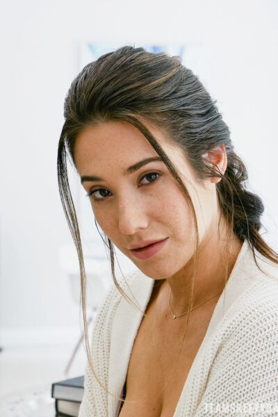Beautiful leggy teen Eva Lovia enjoys a sexy standing fuck & a facial cumshot Image #2