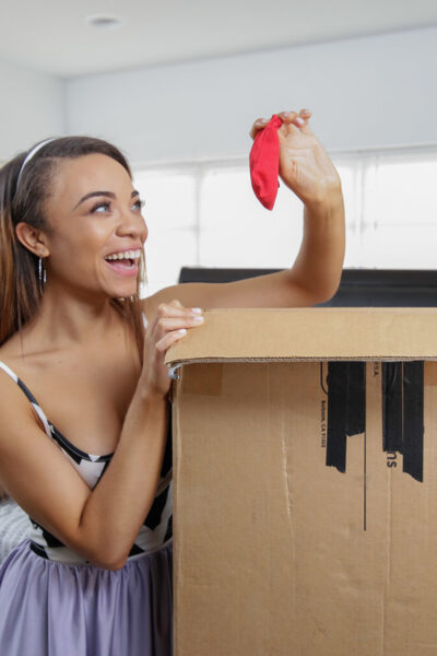Jamie Marleigh test her just arrived new butt plug with the help of Kyle Mason Image #5
