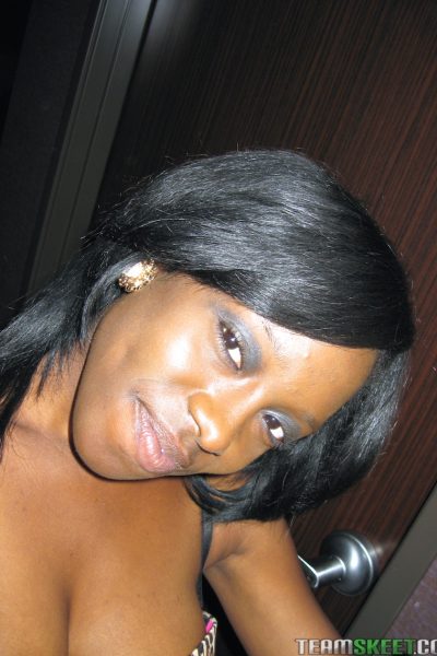 Hot ebony babe Jelly Sweets takes selfies and shows off her natural tits Image #10