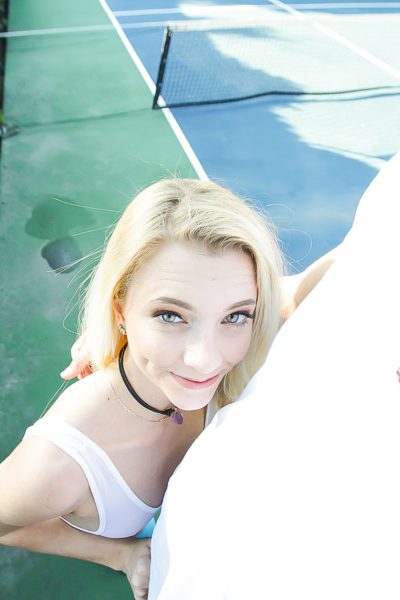 Teen spinner Riley Star fucked sideways & doggystyle on a couch outdoors Image #3