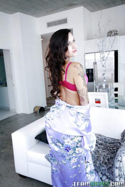 Swank and swell amateur babe Alby Rydes exposes her oiled ass Image #3